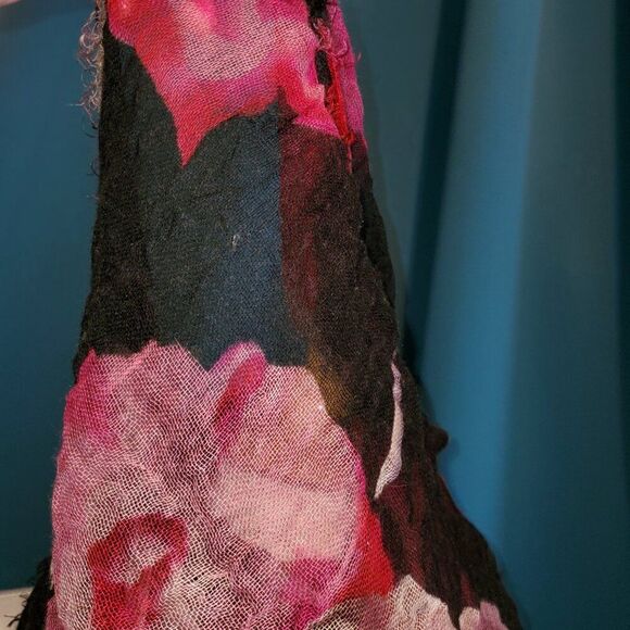 2 Sheer Infinity scarves - Black & Roses - Green Tartan - Picture 5 of 8